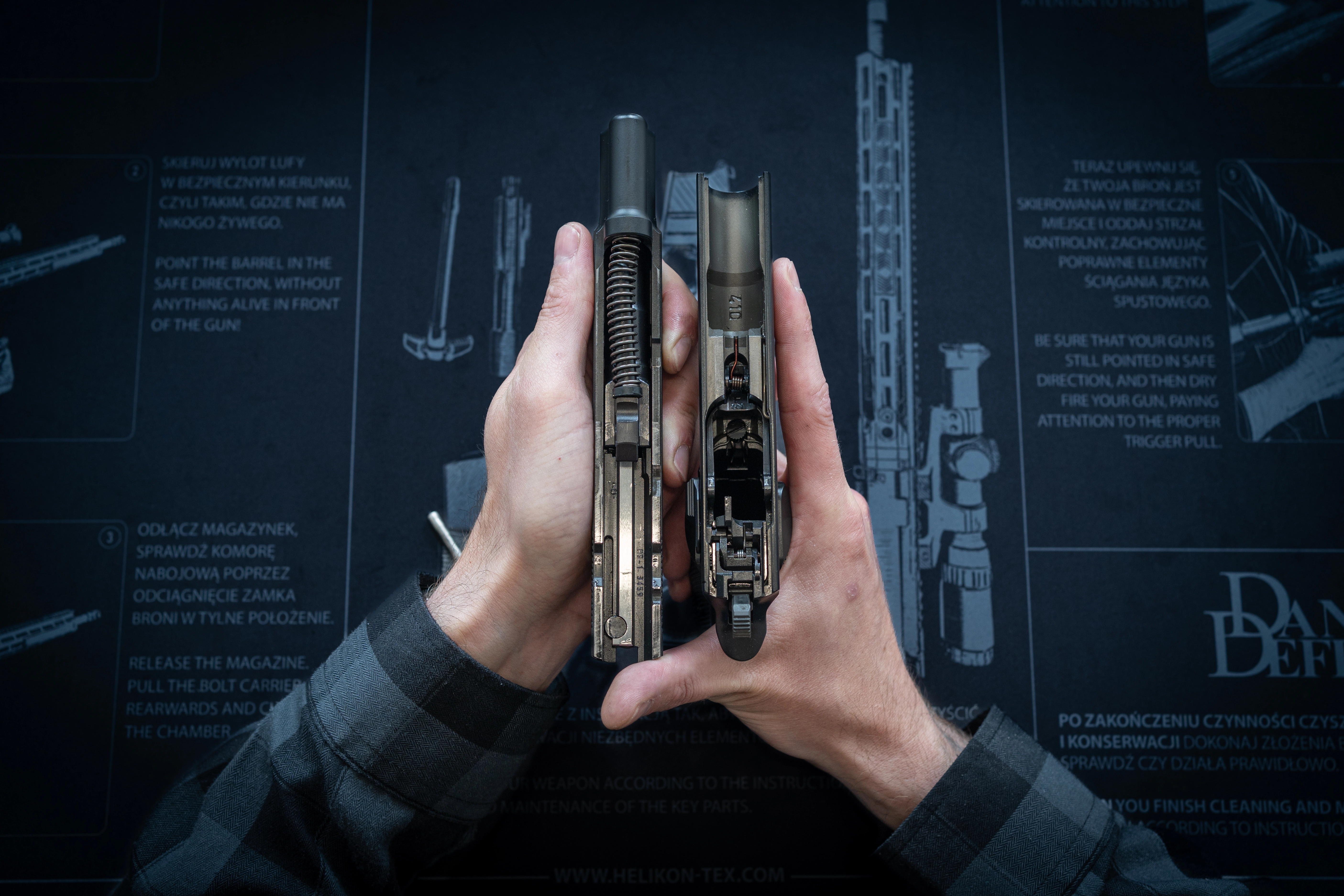 Daniel Arms - Služba Extra